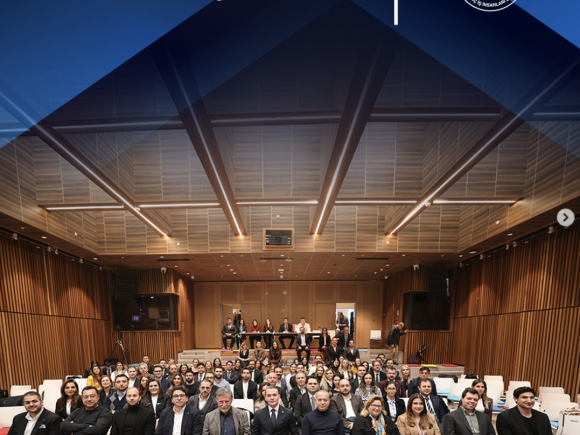 EGİAD Dönüşüm Sahnesi Faruk Eczacıbaşı