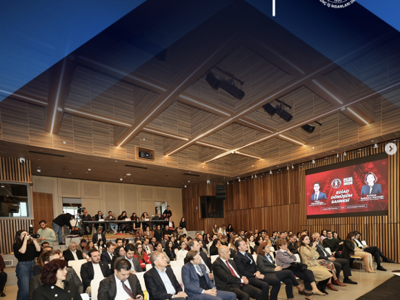 EGİAD Dönüşüm Sahnesi Emine Sabancı Kamışlı